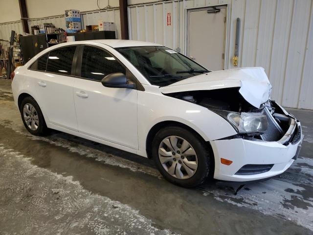 1G1PA5SH8D7253035 - 2013 CHEVROLET CRUZE LS WHITE photo 4