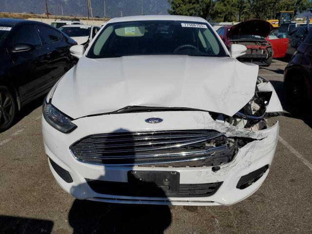 3FA6P0H72GR119532 - 2016 FORD FUSION SE WHITE photo 5