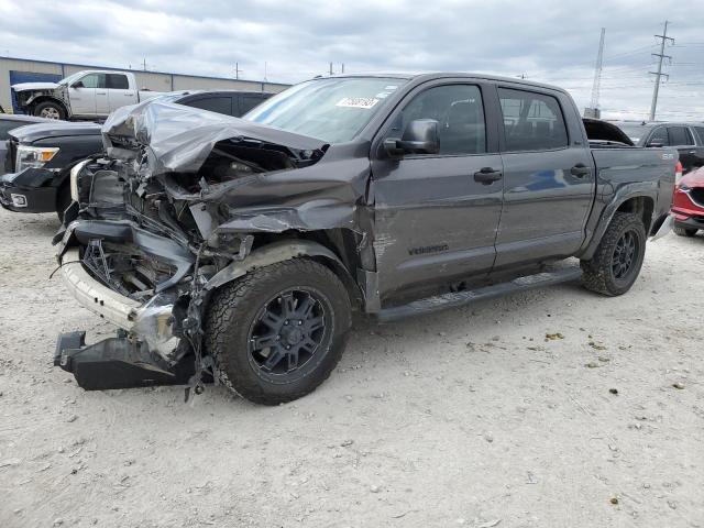 5TFEM5F15GX100782 - 2016 TOYOTA TUNDRA CREWMAX SR5 SILVER photo 1