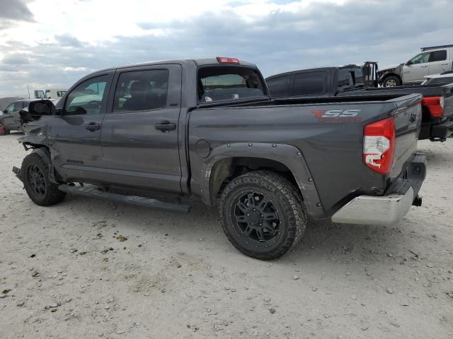 5TFEM5F15GX100782 - 2016 TOYOTA TUNDRA CREWMAX SR5 SILVER photo 2