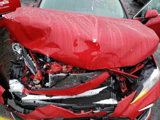 4T1F11BK7PU101627 - 2023 TOYOTA CAMRY XLE RED photo 11