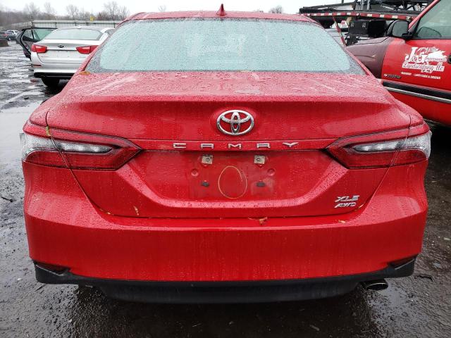 4T1F11BK7PU101627 - 2023 TOYOTA CAMRY XLE RED photo 6