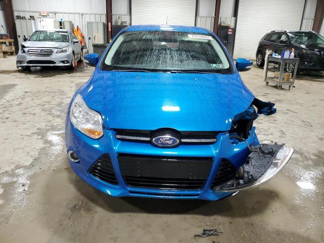 1FAHP3M2XCL283706 - 2012 FORD FOCUS SEL BLUE photo 5