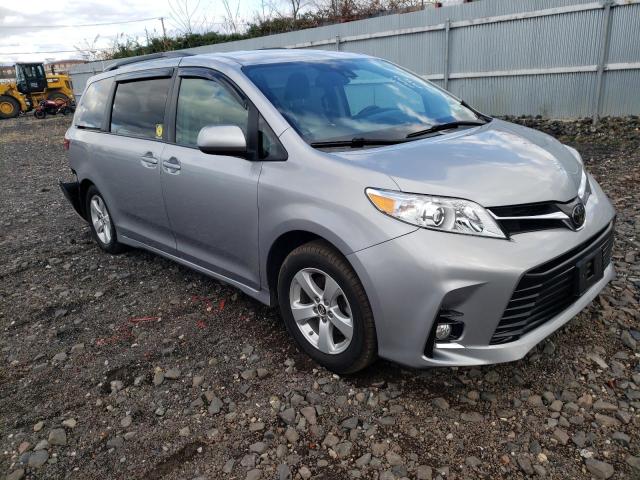 5TDKZ3DC0JS926143 - 2018 TOYOTA SIENNA LE SILVER photo 4