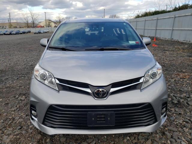 5TDKZ3DC0JS926143 - 2018 TOYOTA SIENNA LE SILVER photo 5