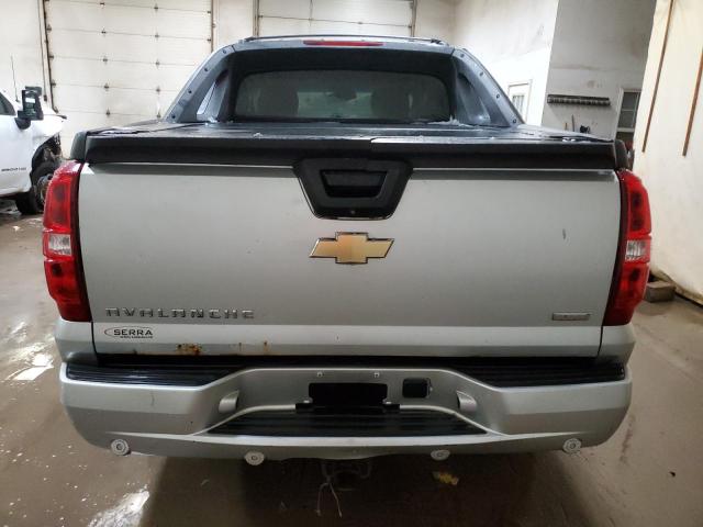 3GNTKFE3XBG102831 - 2011 CHEVROLET AVALANCHE LT SILVER photo 6