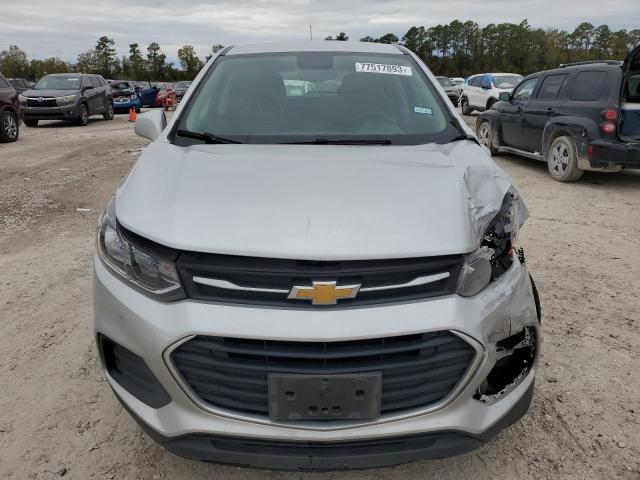 KL7CJKSB3JB609509 - 2018 CHEVROLET TRAX LS SILVER photo 5