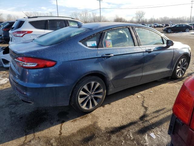 3FA6P0T9XKR168429 - 2019 FORD FUSION SE BLUE photo 3