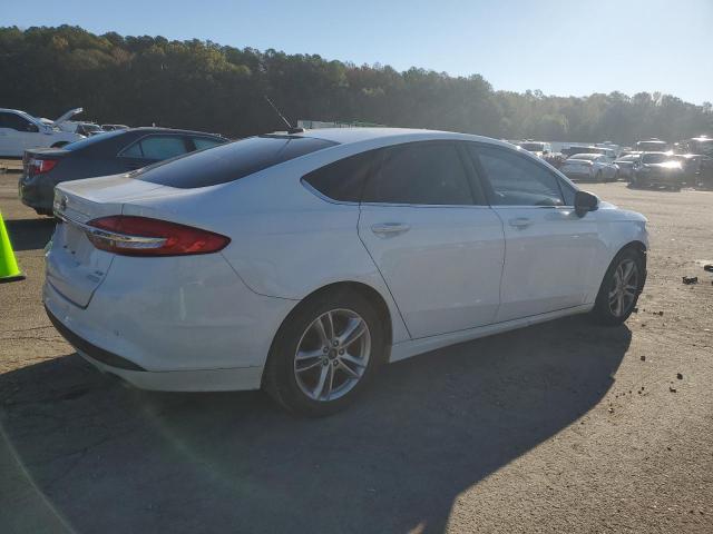 3FA6P0HD5JR185618 - 2018 FORD FUSION SE WHITE photo 3