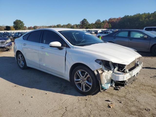 3FA6P0HD5JR185618 - 2018 FORD FUSION SE WHITE photo 4