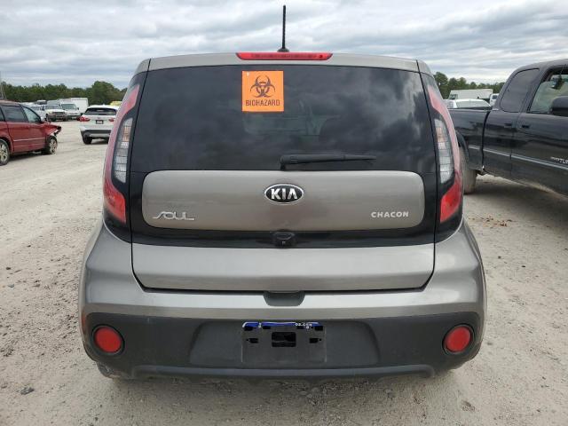 KNDJN2A24J7578807 - 2018 KIA SOUL GRAY photo 6