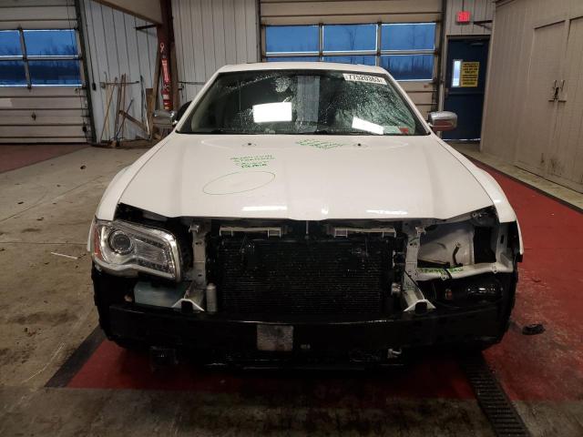 2C3CK6CT3BH530319 - 2011 CHRYSLER 300C WHITE photo 5