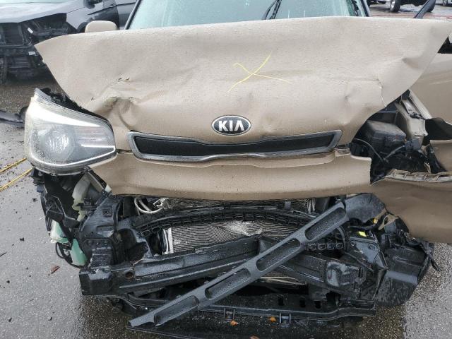 KNDJN2A25F7218839 - 2015 KIA SOUL TAN photo 12