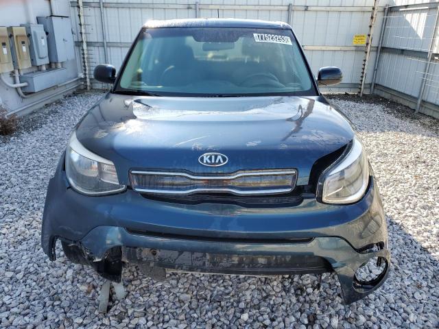 KNDJP3A57J7521074 - 2018 KIA SOUL + BLUE photo 5