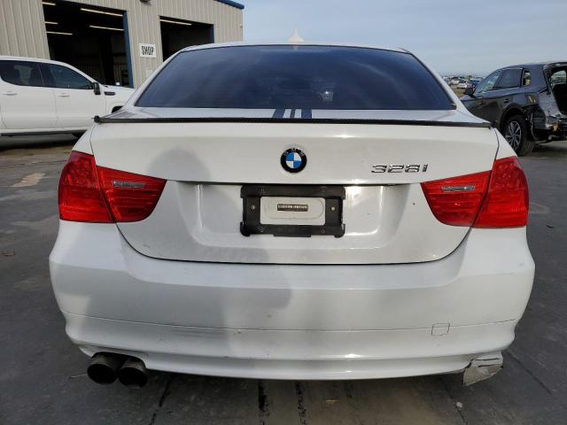 WBAPH57509NL78483 - 2009 BMW 328 I SULEV WHITE photo 6