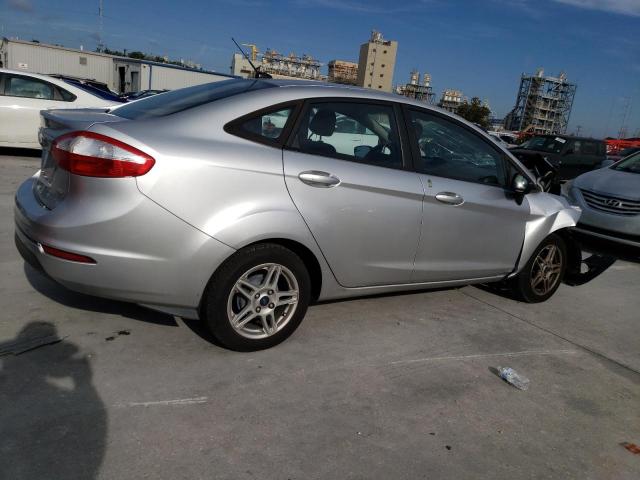 3FADP4BJ6HM129255 - 2017 FORD FIESTA SE SILVER photo 3