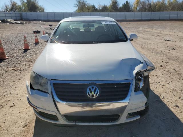 WVWJK93C29P050959 - 2009 VOLKSWAGEN PASSAT TURBO WHITE photo 5