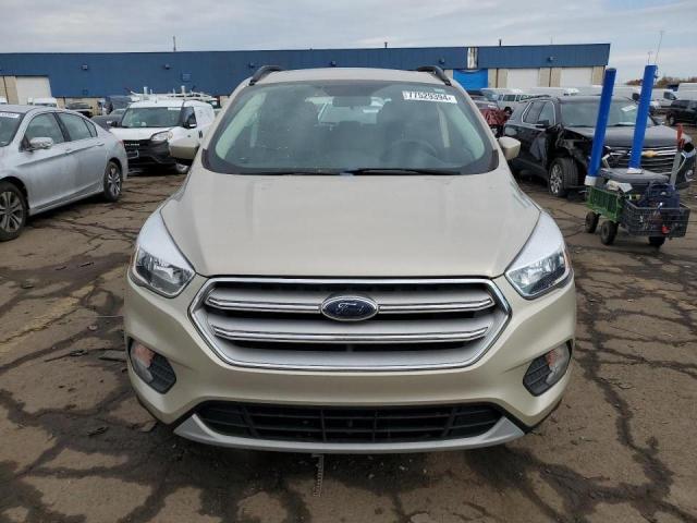 1FMCU0GDXJUC77156 - 2018 FORD ESCAPE SE GOLD photo 5