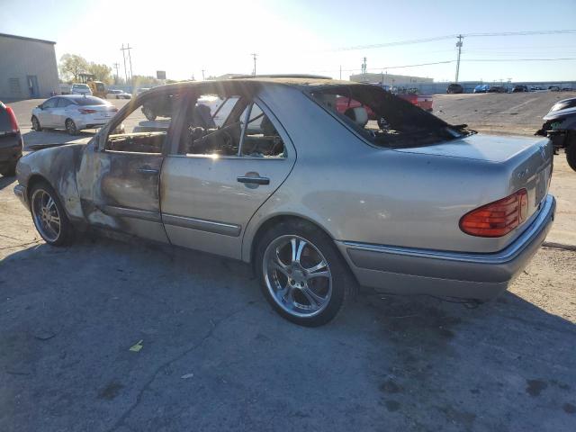 WDBJF72F7VA388874 - 1997 MERCEDES-BENZ E 420 SILVER photo 2