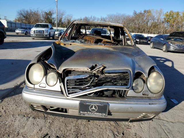 WDBJF72F7VA388874 - 1997 MERCEDES-BENZ E 420 SILVER photo 5