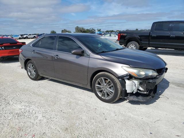 4T1BF1FK7FU482503 - 2015 TOYOTA CAMRY LE GRAY photo 4