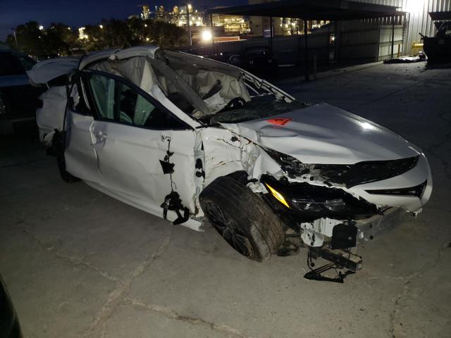 4T1G11AK3PU722434 - 2023 TOYOTA CAMRY SE NIGHT SHADE WHITE photo 4