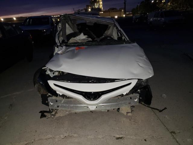 4T1G11AK3PU722434 - 2023 TOYOTA CAMRY SE NIGHT SHADE WHITE photo 5