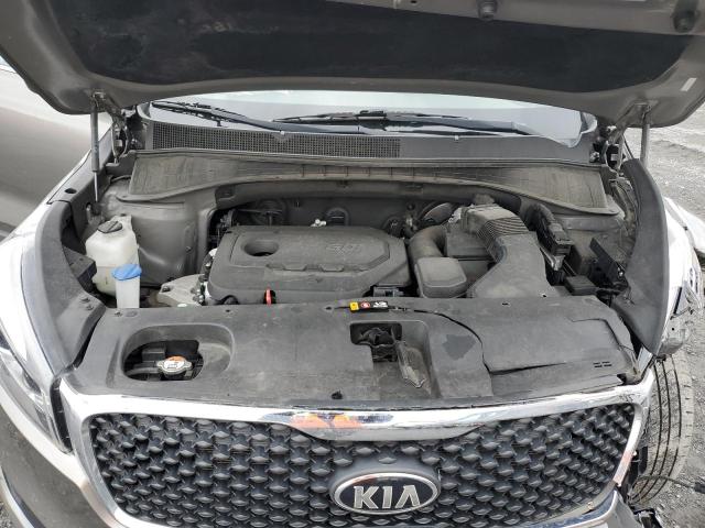 5XYPGDA31JG411638 - 2018 KIA SORENTO LX SILVER photo 11