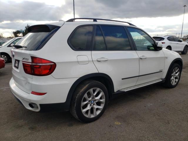 5UXZV4C59CL750876 - 2012 BMW X5 XDRIVE35I WHITE photo 3