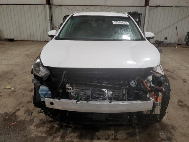 KNDCD3LD7J5205188 - 2018 KIA NIRO EX WHITE photo 5