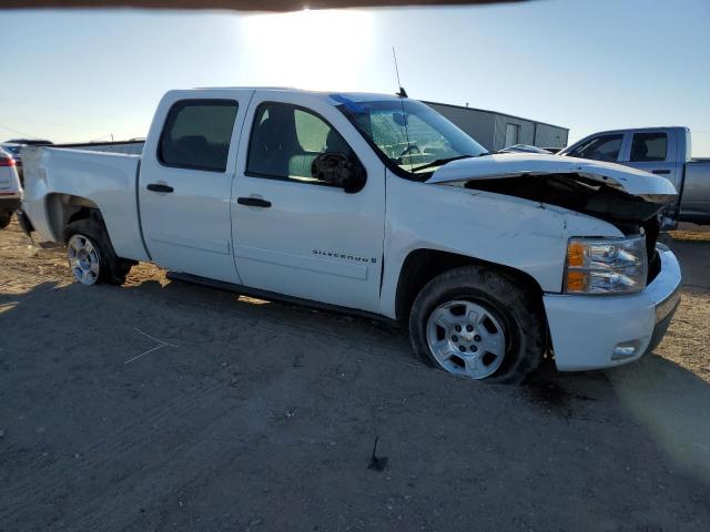 3GCEC13J28G267591 - 2008 CHEVROLET SILVERADO C1500 WHITE photo 4