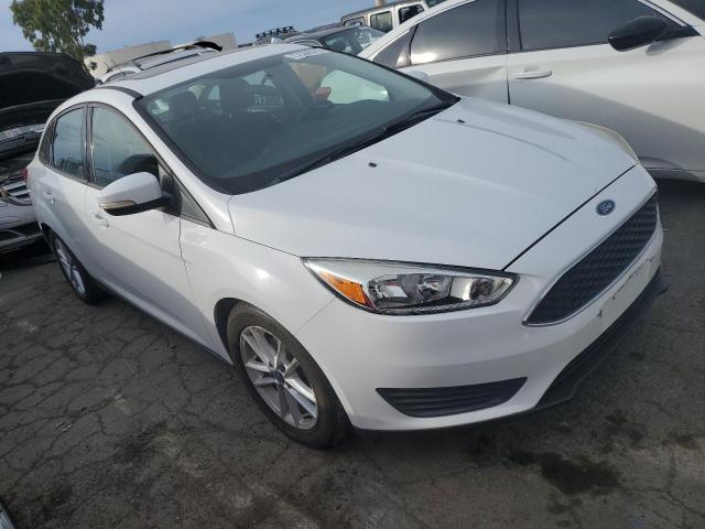 1FADP3F23FL206109 - 2015 FORD FOCUS SE WHITE photo 4