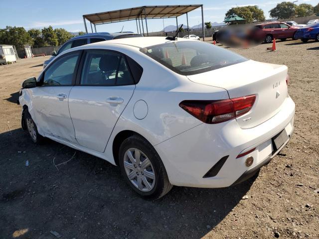 3KPA24ADXNE493658 - 2022 KIA RIO LX WHITE photo 2