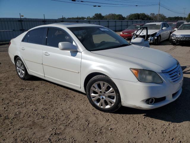 4T1BK36B18U290939 - 2008 TOYOTA AVALON XL WHITE photo 4