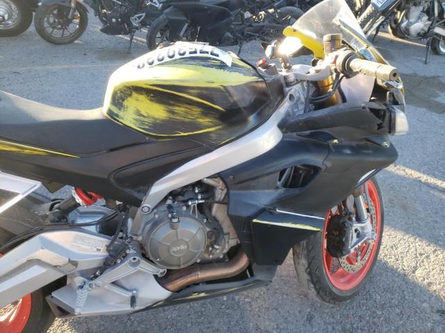 ZD4KSUG02NS000212 - 2022 APRILIA RS 660 TWO TONE photo 5