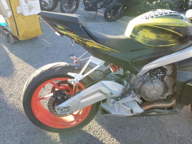 ZD4KSUG02NS000212 - 2022 APRILIA RS 660 TWO TONE photo 6