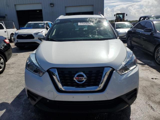 3N1CP5CUXKL482005 - 2019 NISSAN KICKS S WHITE photo 5