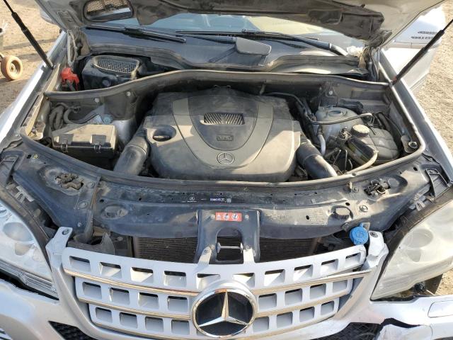 4JGBB8GB3BA678145 - 2011 MERCEDES-BENZ ML 350 4MATIC GRAY photo 12