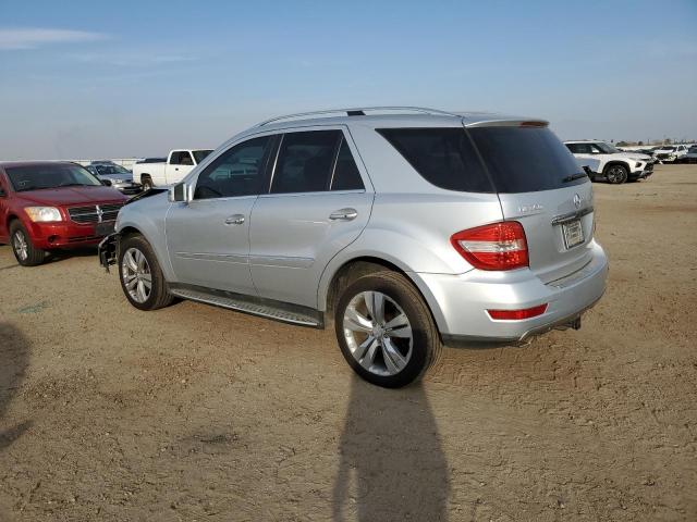 4JGBB8GB3BA678145 - 2011 MERCEDES-BENZ ML 350 4MATIC GRAY photo 2