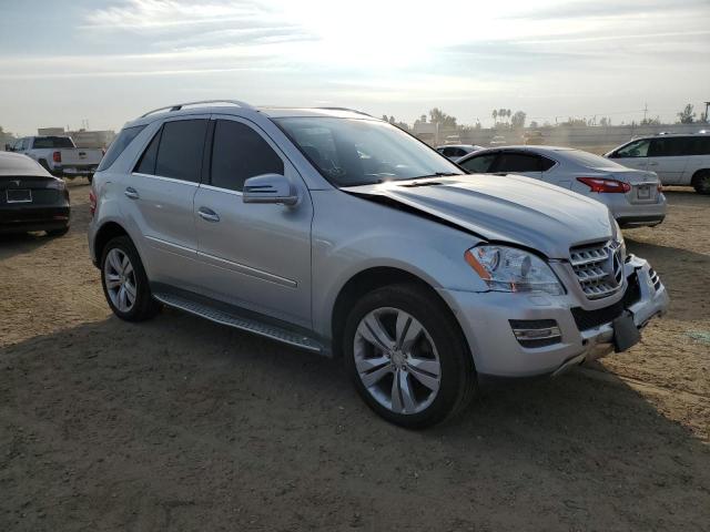 4JGBB8GB3BA678145 - 2011 MERCEDES-BENZ ML 350 4MATIC GRAY photo 4
