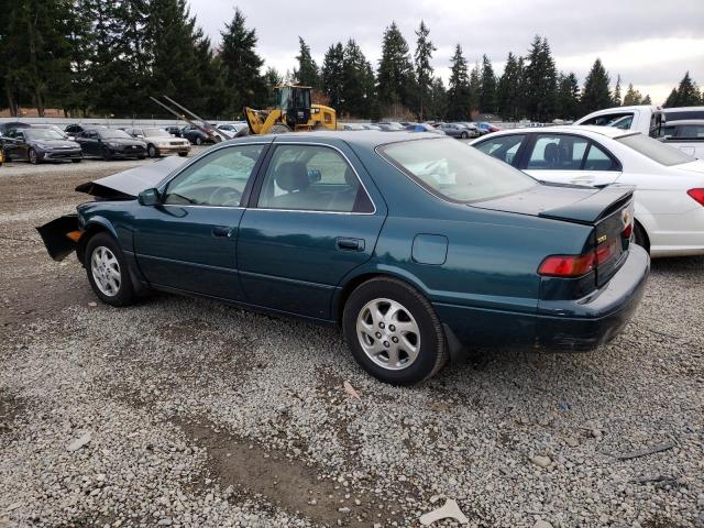 JT2BF28K4W0111760 - 1998 TOYOTA CAMRY LE GREEN photo 2