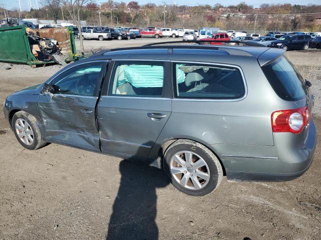 WVWXK73C78E076952 - 2008 VOLKSWAGEN PASSAT WAGON TURBO GRAY photo 2