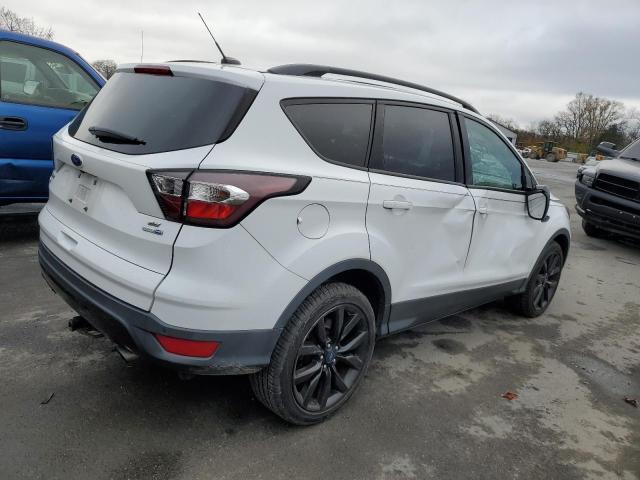 1FMCU9G98HUE11589 - 2017 FORD ESCAPE SE WHITE photo 3