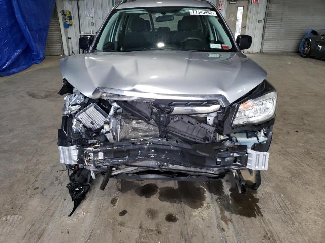 JF2SJABC3HH515320 - 2017 SUBARU FORESTER 2.5I SILVER photo 11