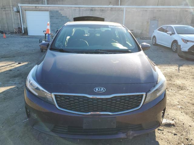 3KPFK4A77JE227895 - 2018 KIA FORTE LX BURGUNDY photo 5