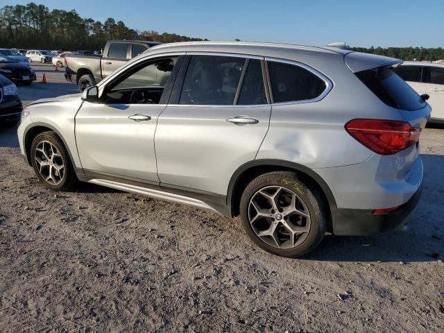 WBXHU7C52K5L10375 - 2019 BMW X1 SDRIVE28I SILVER photo 2