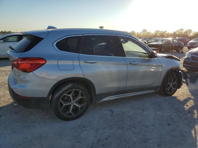 WBXHU7C52K5L10375 - 2019 BMW X1 SDRIVE28I SILVER photo 3