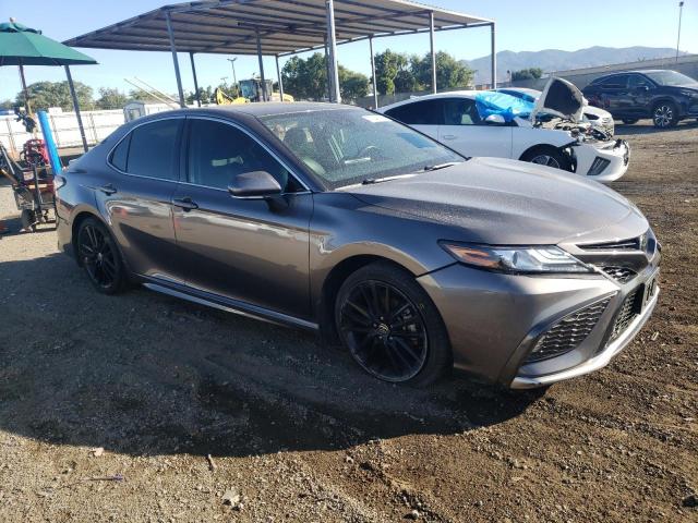 4T1K61AK7MU422595 - 2021 TOYOTA CAMRY XSE GRAY photo 4