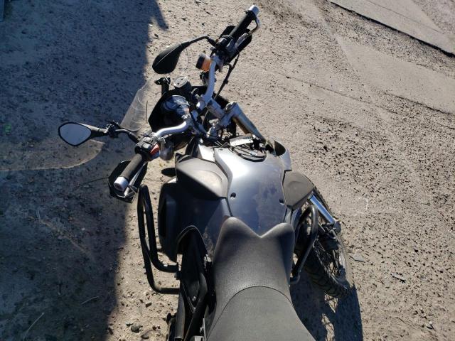 WB1022900CZU03854 - 2012 BMW F800 GS GRAY photo 5