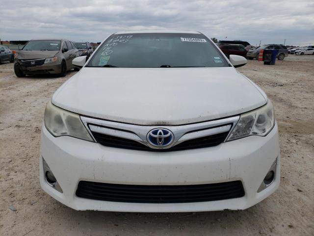 4T1BD1FK7EU105870 - 2014 TOYOTA CAMRY HYBRID WHITE photo 5